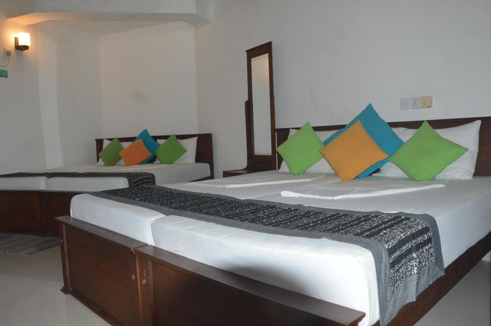 Отель Weligama Bay View Экстерьер фото